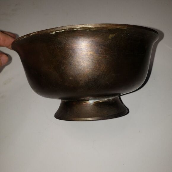 Vintage SMALL FOOTED BRASS BOWL MADE IN INDIA - Picture 3 of 6